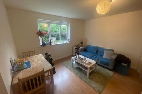 2 bedroom flat to rent, Upton Close, Cricklewood NW2