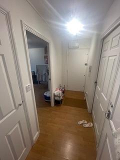 2 bedroom flat to rent, Upton Close, Cricklewood NW2
