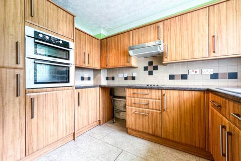 2 bedroom apartment for sale, Stoneleigh Court, Pembroke Close, Taunton, Somerset, TA1