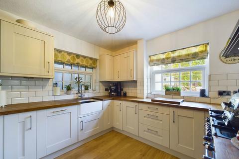 8 Furze Road, Worthing, BN13 3BP