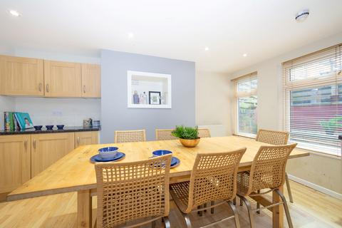 1 bedroom in a house share to rent, 11 Headingley Mount, Headingley, Leeds, LS6 3EL