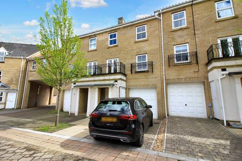 3 bedroom townhouse to rent, Kenneth McKee Plain, Norwich NR2