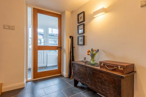 12 Back Lane, Kendal, LA9 7AW