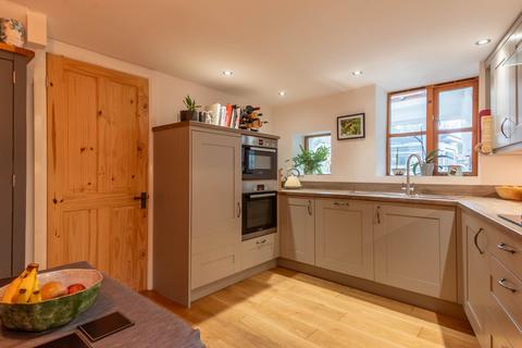 12 Back Lane, Kendal, LA9 7AW