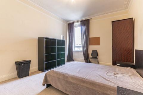 2 bedroom flat to rent, 1914L – Gorgie Road, Edinburgh, EH11 1TE