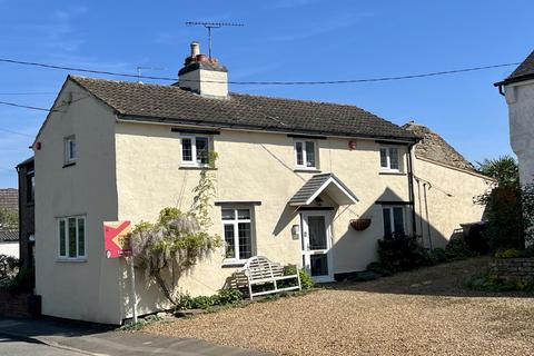 2 bedroom detached house for sale, Forest Road, Piddington, Northampton