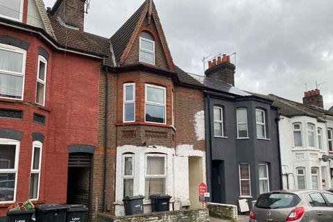 4 bedroom end of terrace house for sale, 54 Crawley Road, Luton, Bedfordshire, LU1 1HZ
