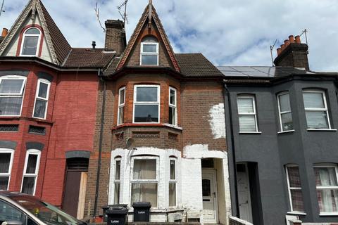 4 bedroom end of terrace house for sale, 54 Crawley Road, Luton, Bedfordshire, LU1 1HZ
