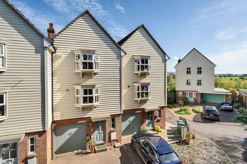 3 bedroom terraced house for sale, Station Road, Pulborough, RH20
