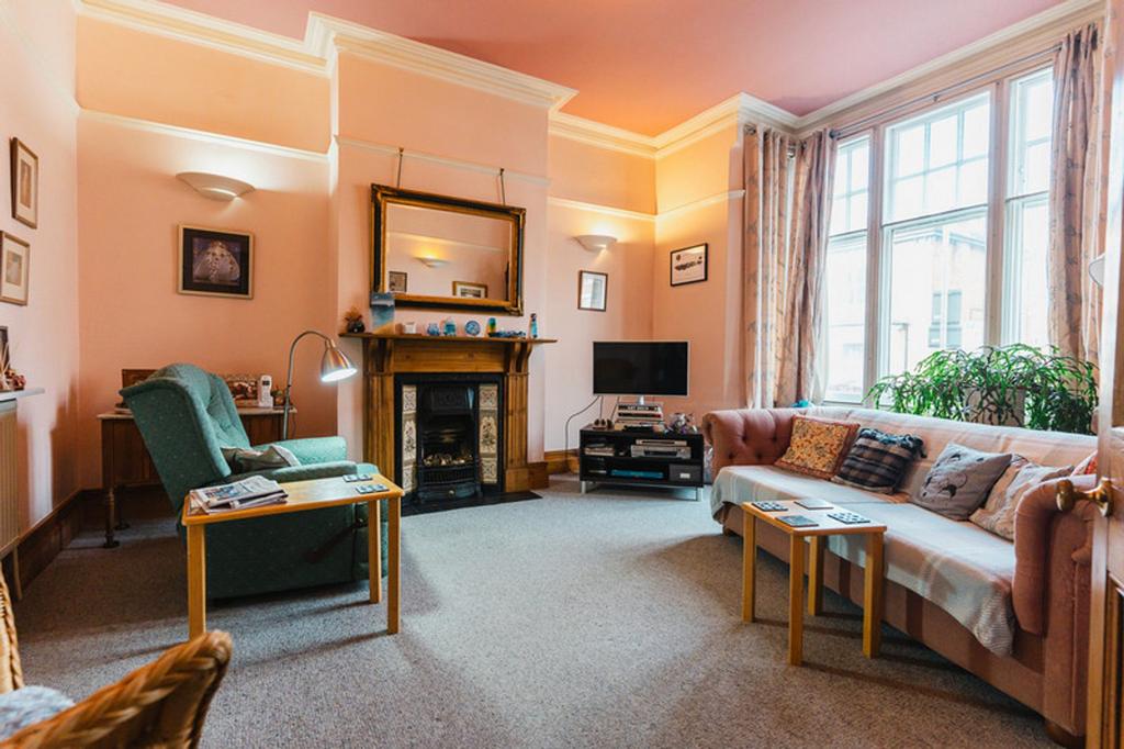 Clarendon Park Road, Clarendon Park, LE2 4 bed villa for sale £425,000