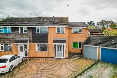 4 bedroom semi-detached house for sale, Carbery Close, Oadby, LE2