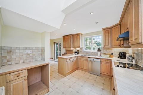 5 bedroom detached house for sale, Crows Road, CM16