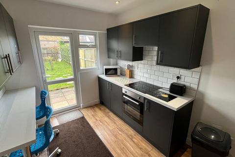 Mixed use to rent, Pinglestone Close, Harmondsworth, West Drayton, UB7