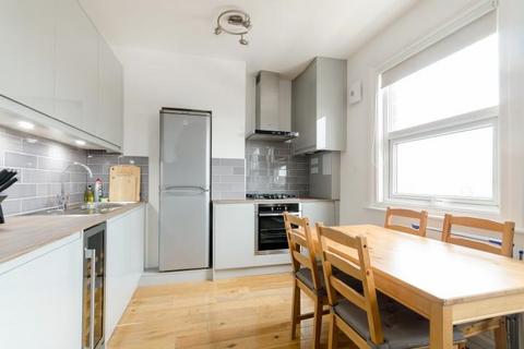 1 bedroom flat for sale, Flat 5, 221 Lower Mortlake Road, Richmond, Surrey, TW9 2LN