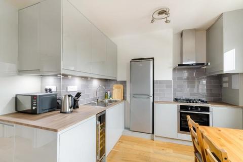 1 bedroom flat for sale, Flat 5, 221 Lower Mortlake Road, Richmond, Surrey, TW9 2LN