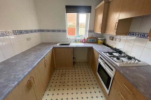 2 bedroom semi-detached house to rent, Keswick Close, Leicester LE2