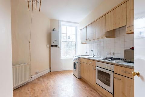 3 bedroom flat to rent, 1479L – South Clerk Street, Edinburgh, EH8 9JD