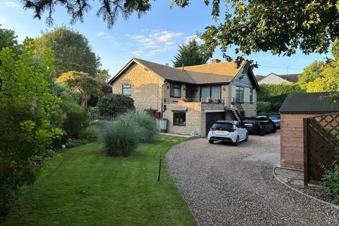 5 bedroom detached house for sale, Banbury Road, Bloxham, OX15