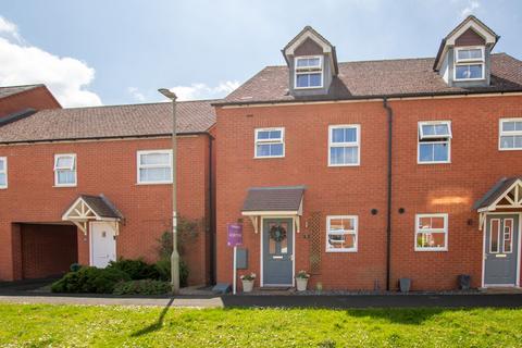 3 bedroom townhouse for sale, Ayres Drive, Bloxham, OX15