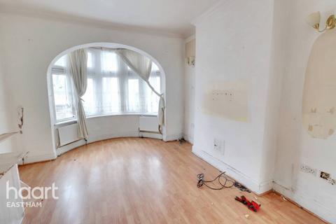 2 bedroom end of terrace house for sale, Lonsdale Avenue, London