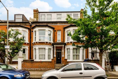 2 bedroom flat to rent, Heslop Road, Nightingale Triangle, London, SW12