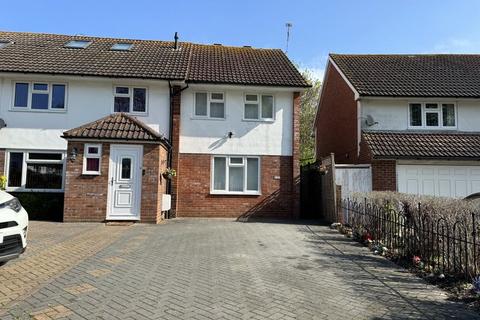 1 bedroom end of terrace house to rent, Langley Drive, Crawley, West Sussex, RH11