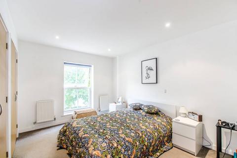 2 bedroom flat to rent, Northpoint Square, Camden, London, NW1