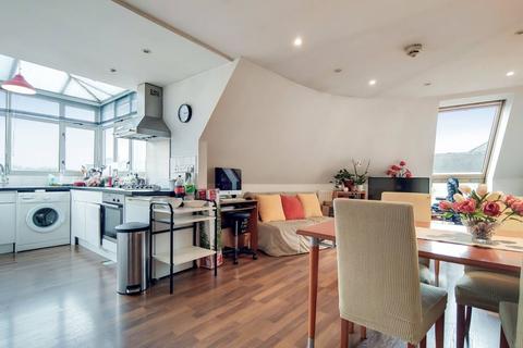 2 bedroom flat to rent, Westferry Road, Isle Of Dogs, London, E14