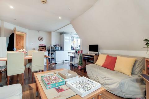 2 bedroom flat to rent, Westferry Road, Isle Of Dogs, London, E14