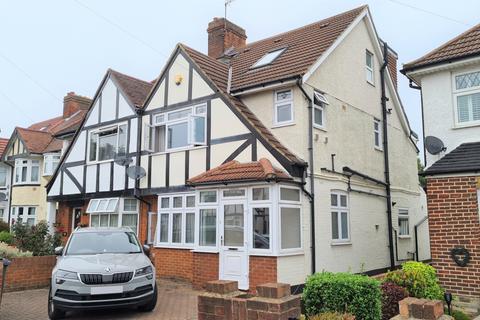 4 bedroom semi-detached house to rent, Central Avenue, Hounslow TW3