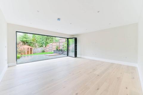 4 bedroom house to rent, Fir Hollow Gardens, Croydon, CR8