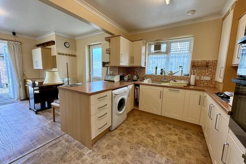 2 bedroom bungalow for sale, Gorringe Drive, Eastbourne, East Sussex, BN20