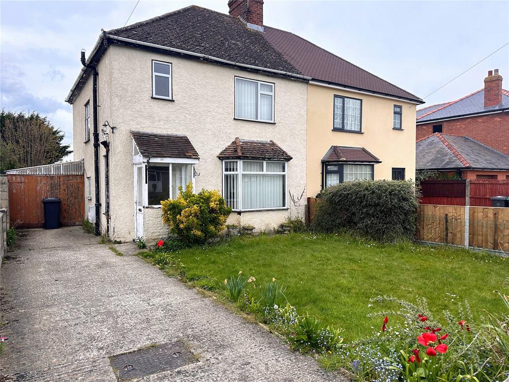 Chosen Way, Hucclecote, Gloucester, GL3 3 bed semidetached house for