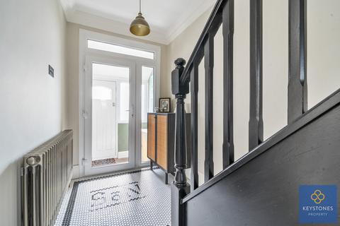 5 Craven Gardens, Harold Wood, Romford, RM3 0DF