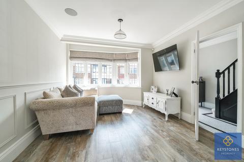 5 Craven Gardens, Harold Wood, Romford, RM3 0DF