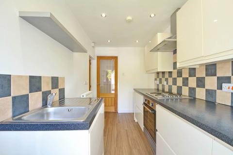 2 bedroom terraced house to rent, Bradley Crescent, Shirehampton
