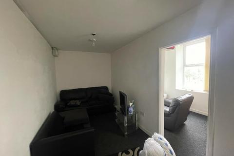 2 bedroom flat to rent, Byker, Newcastle upon Tyne NE6