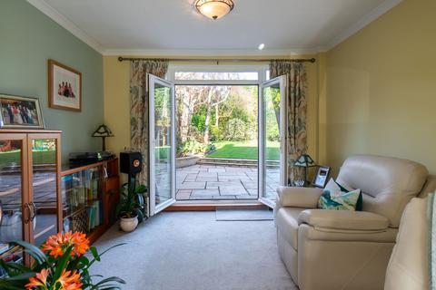 108 Balmoral Drive, Bramcote, Nottingham, NG9 3FT
