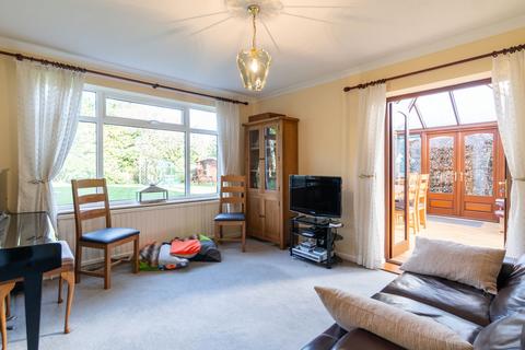 108 Balmoral Drive, Bramcote, Nottingham, NG9 3FT