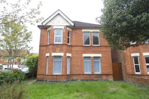 4 bedroom detached house for sale, Holdenhurst Road, Bournemouht, Bournemouth