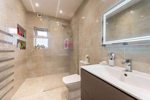 56 Coniston Avenue, Perivale, Greenford, UB6 8EE