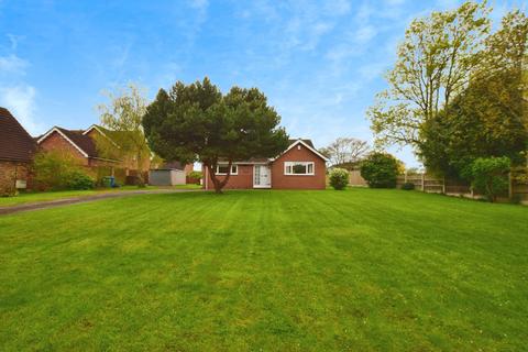 2 bedroom detached bungalow to rent, High Street, Beckingham DN10