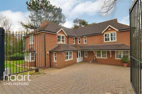 5 bedroom detached house to rent, Arbour Lane, Chelmsford