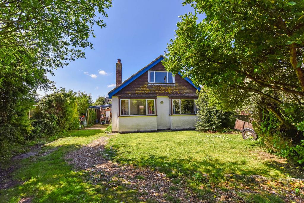 Briar Avenue, West Wittering, PO20 3 bed detached bungalow for sale £