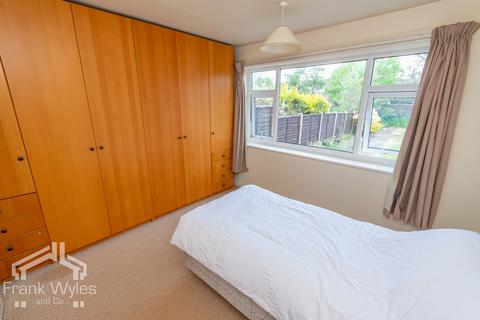 2 bedroom bungalow for sale, Scarborough Road, Lytham St Annes, FY8 3ES