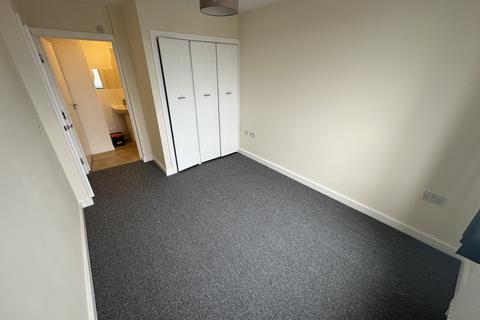 2 bedroom apartment to rent, Waxlow Way, Northolt UB5