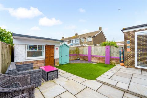 4 bedroom end of terrace house for sale, Greentrees Crescent, Sompting, Lancing, West Sussex, BN15