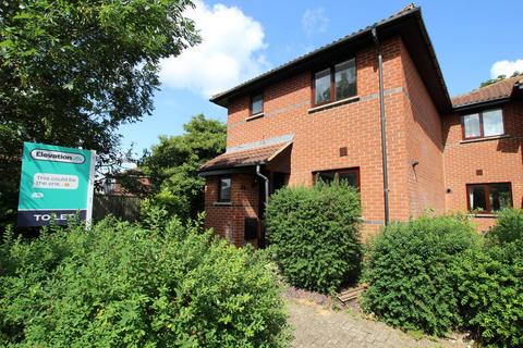 3 bedroom detached house to rent, Fossey Close, Shenley Brook End, Milton Keynes, MK5