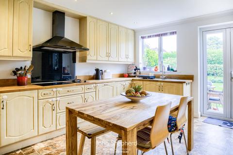 39 Bourton Road, Solihull, B92 8AY