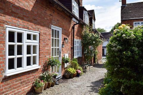 2 bedroom cottage to rent, Becks Croft, Henley-in-arden B95